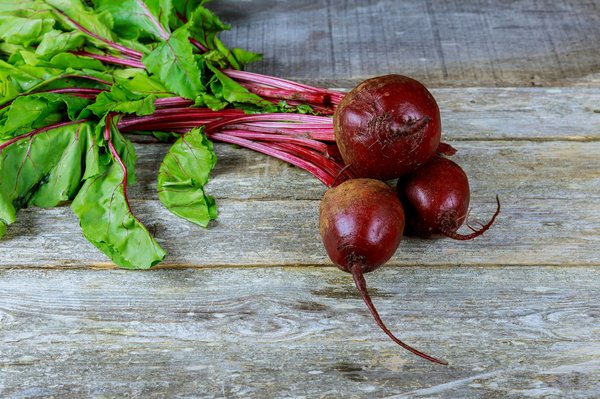 Quelles astuces pour une salade de betteraves rôties avec une vinaigrette balsamique?